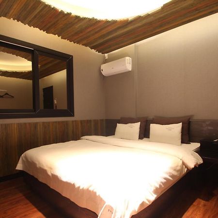 French code Hotel Changwon Buitenkant foto