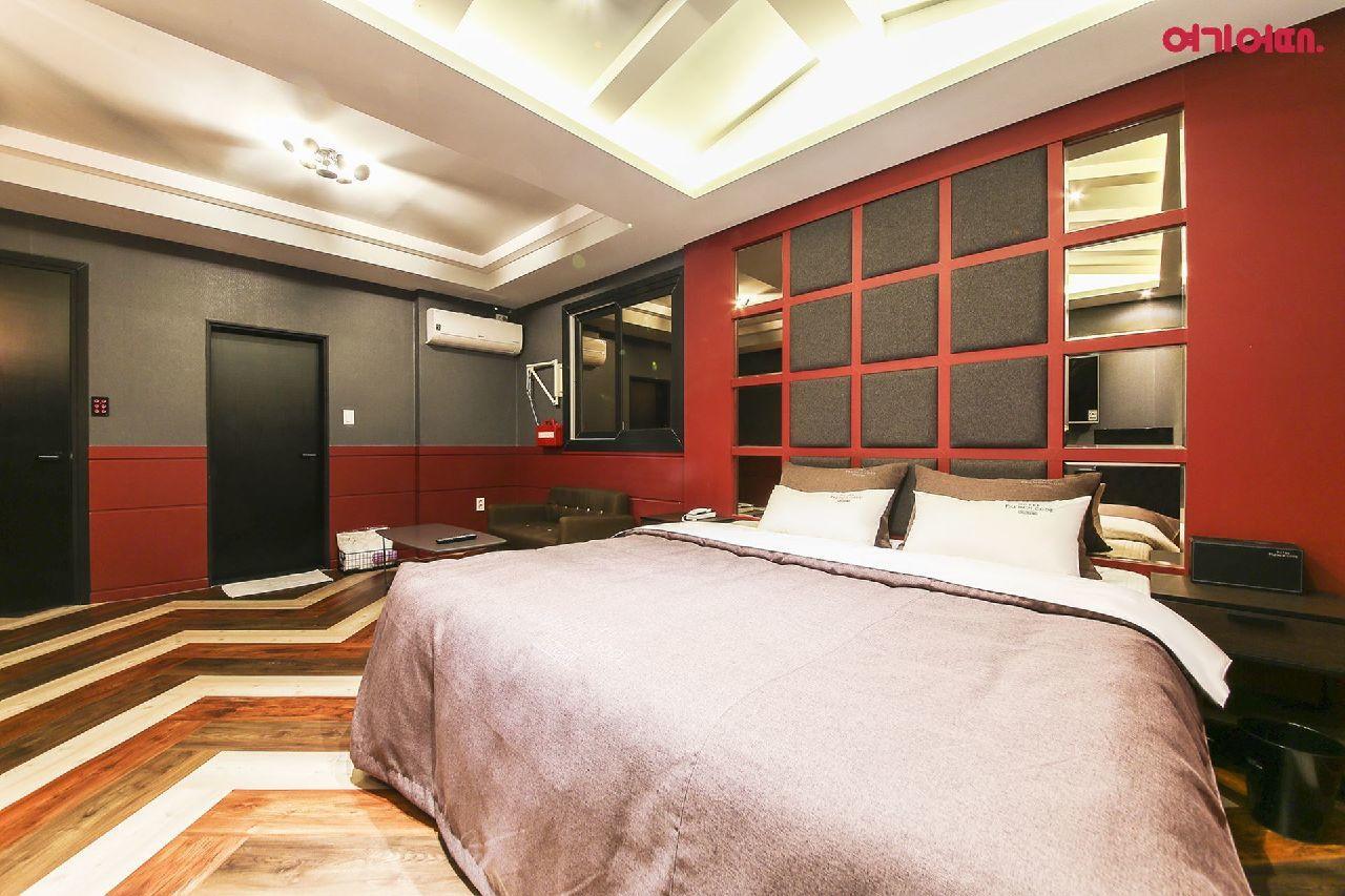 French code Hotel Changwon Buitenkant foto