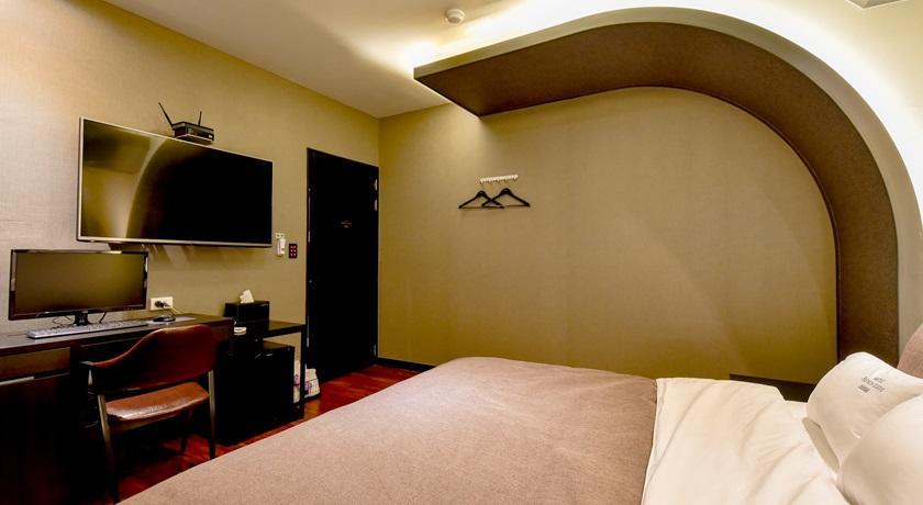 French code Hotel Changwon Buitenkant foto