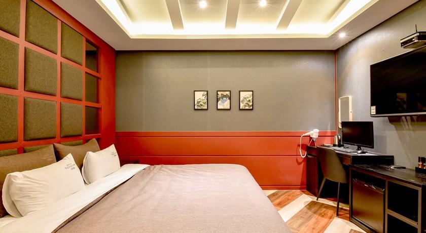 French code Hotel Changwon Buitenkant foto