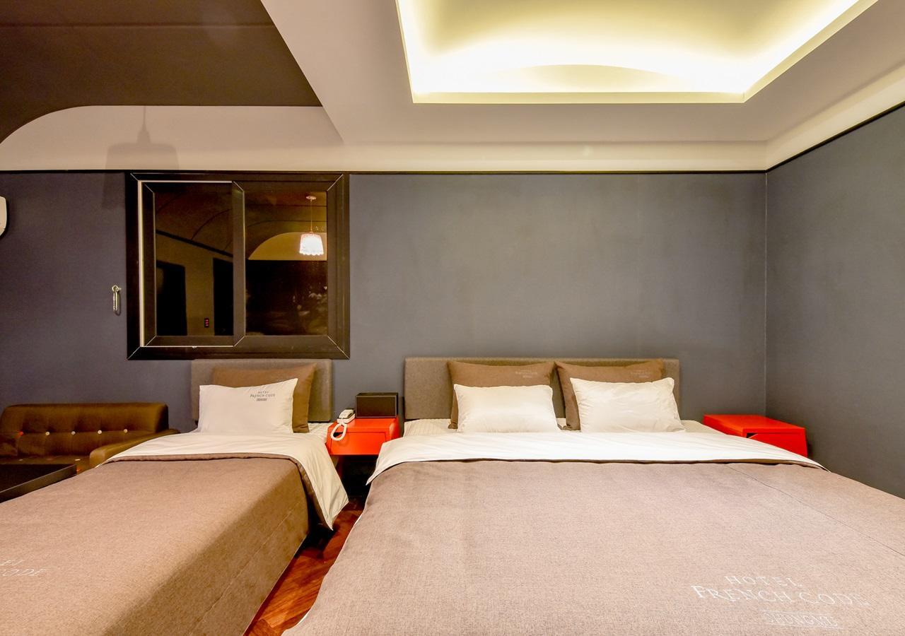 French code Hotel Changwon Buitenkant foto