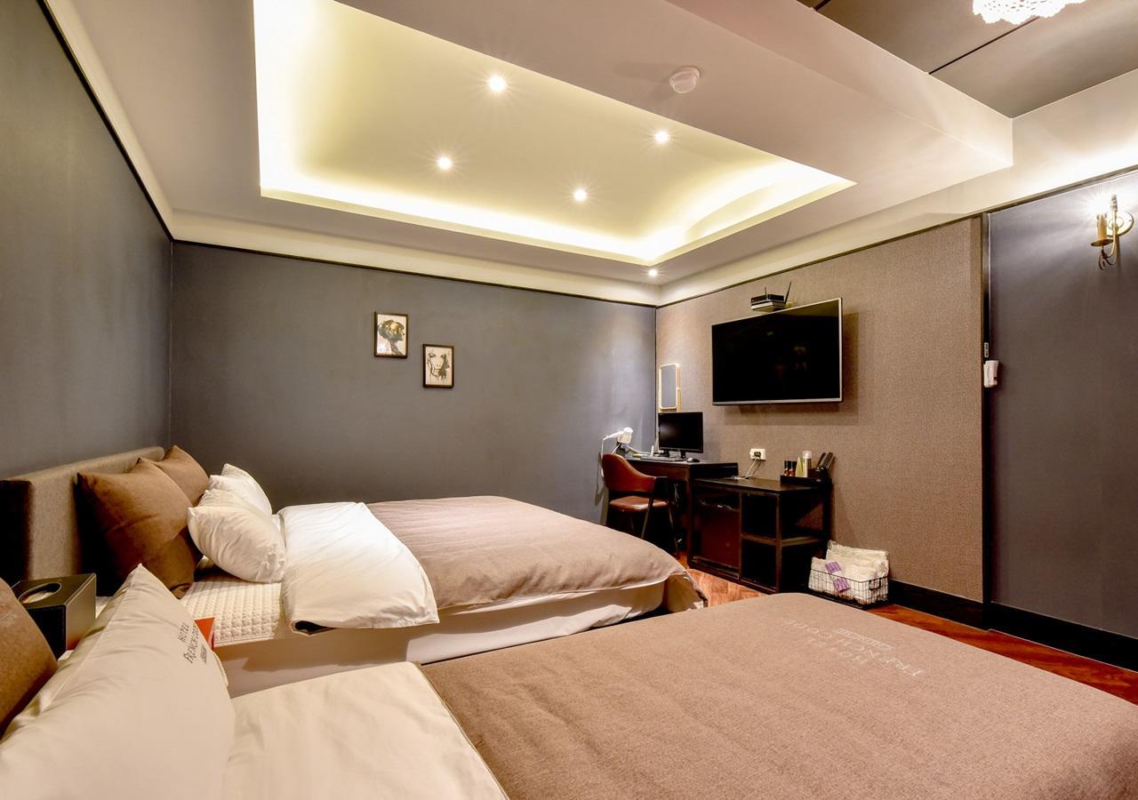 French code Hotel Changwon Buitenkant foto