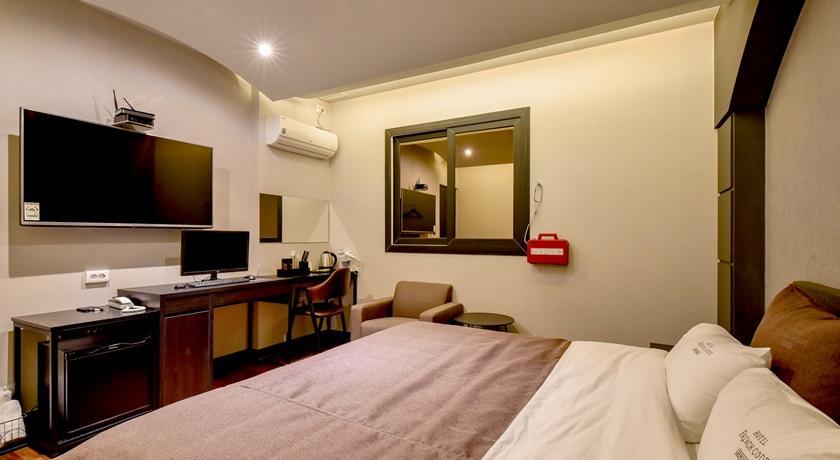 French code Hotel Changwon Buitenkant foto