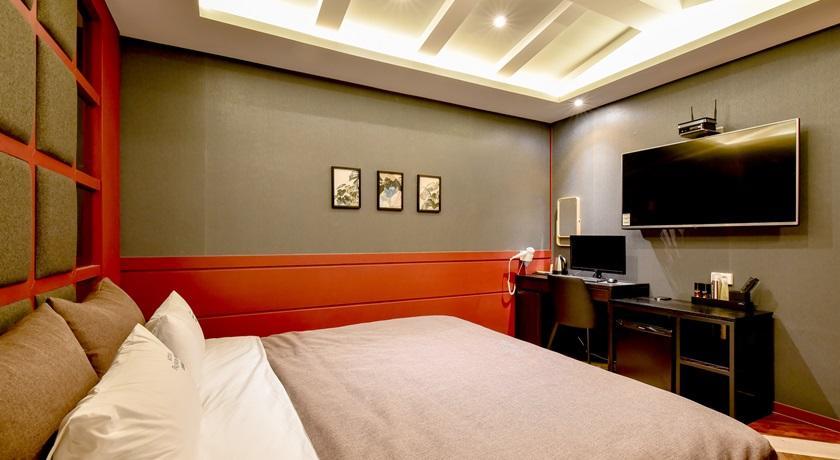 French code Hotel Changwon Buitenkant foto
