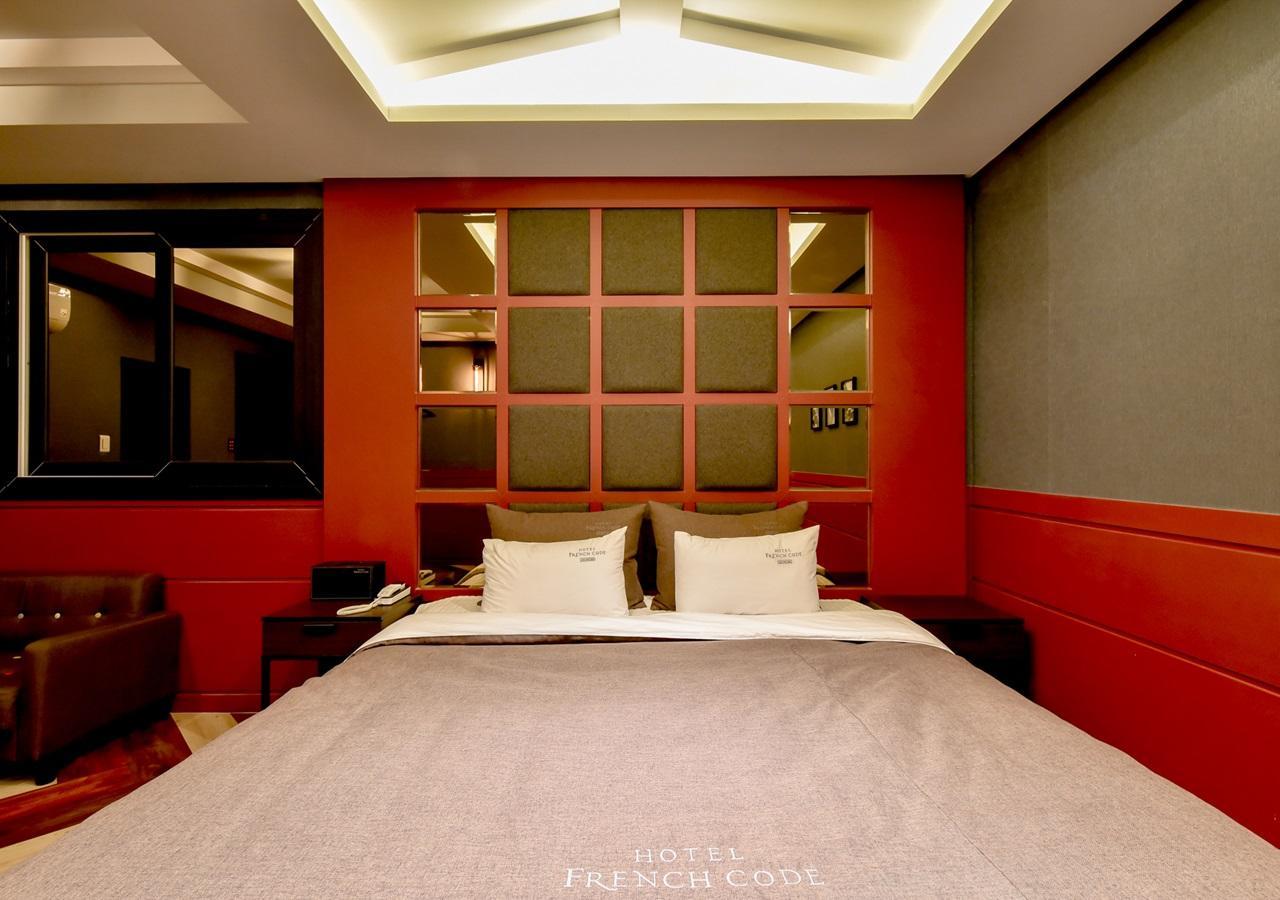 French code Hotel Changwon Buitenkant foto