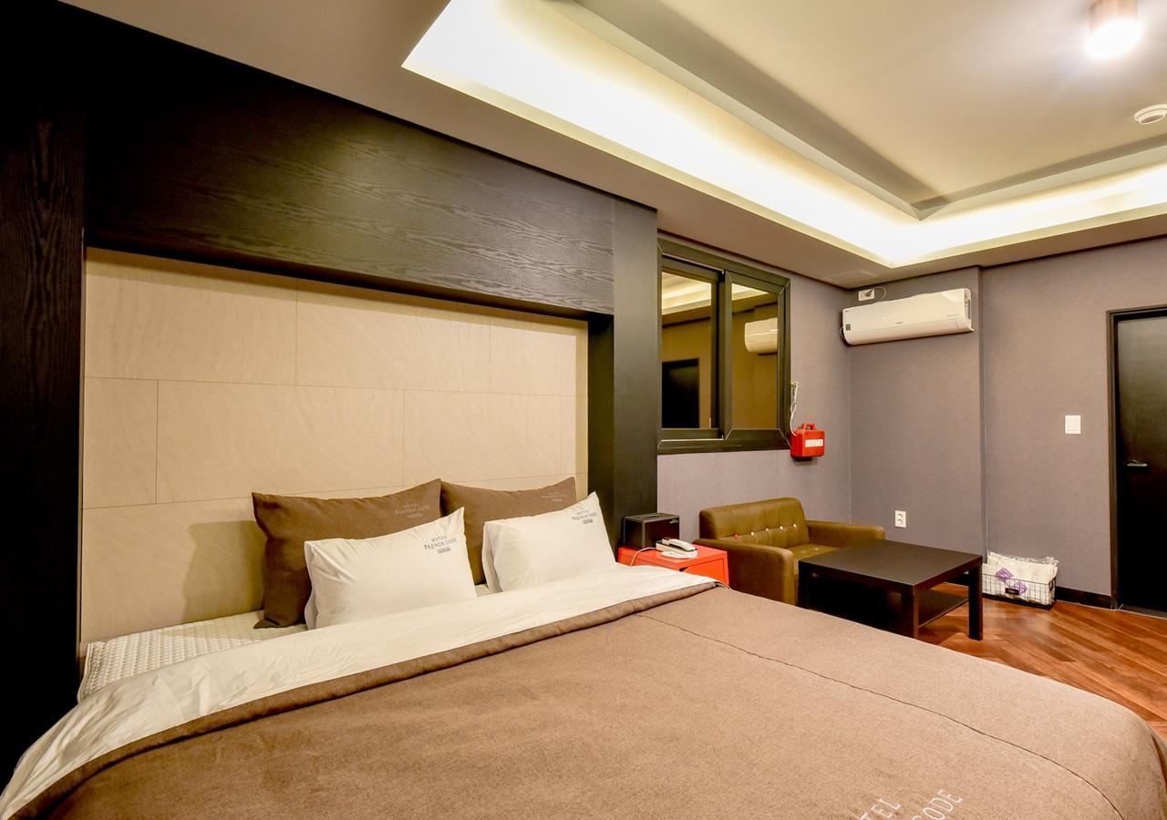 French code Hotel Changwon Buitenkant foto