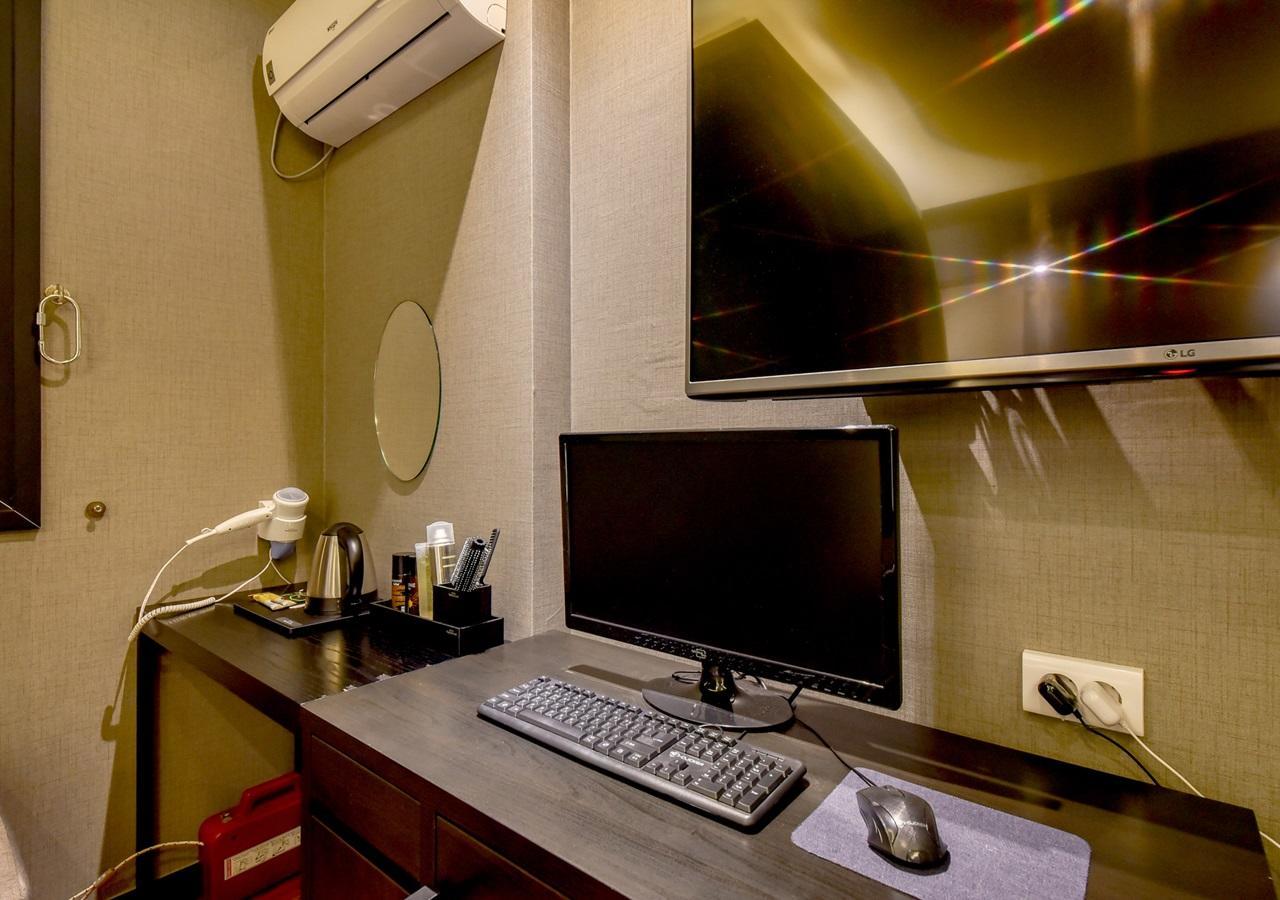 French code Hotel Changwon Buitenkant foto