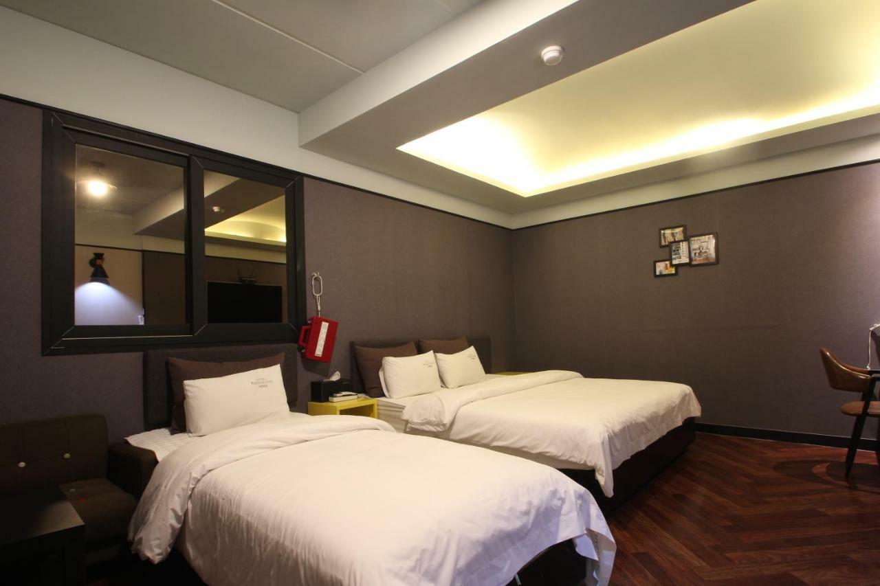 French code Hotel Changwon Buitenkant foto