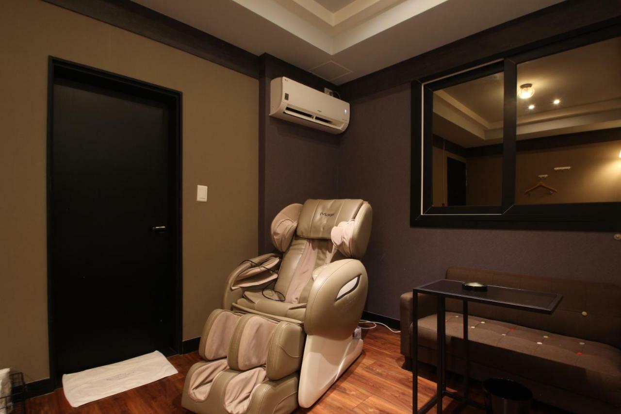 French code Hotel Changwon Buitenkant foto
