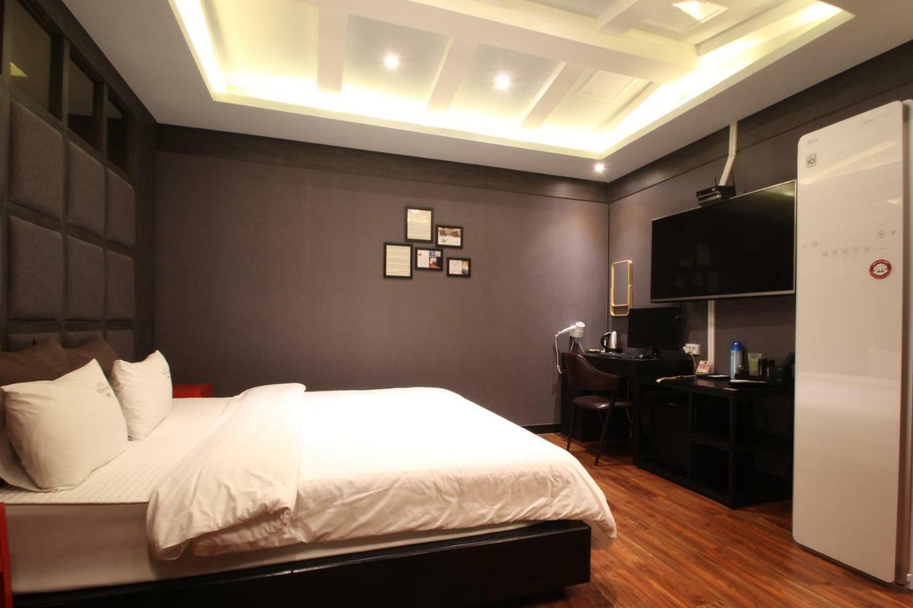 French code Hotel Changwon Buitenkant foto
