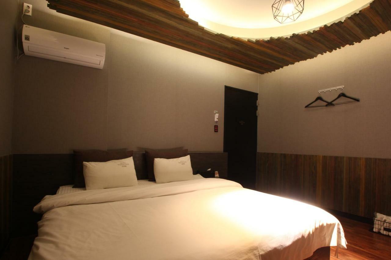 French code Hotel Changwon Buitenkant foto