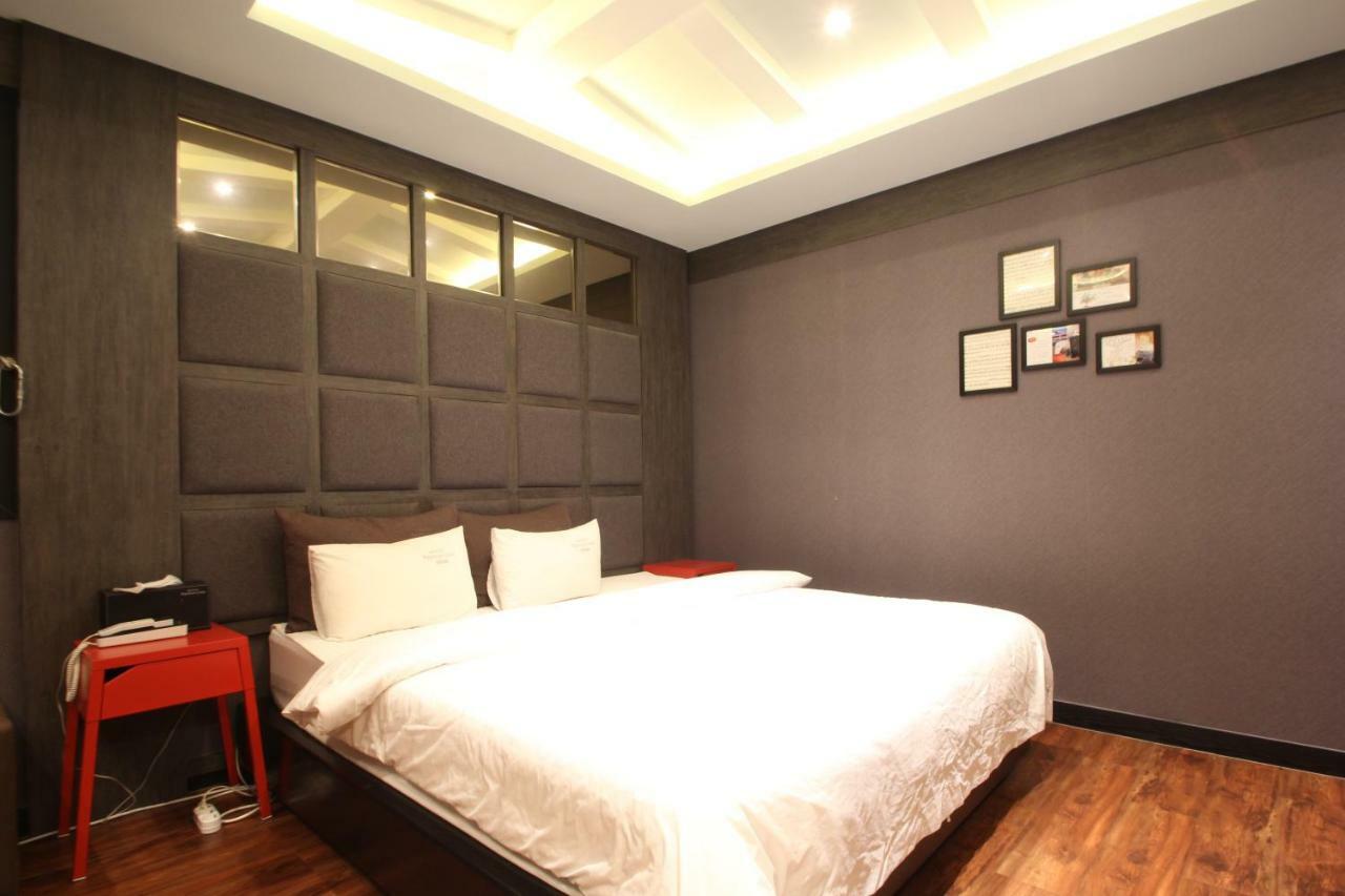 French code Hotel Changwon Buitenkant foto