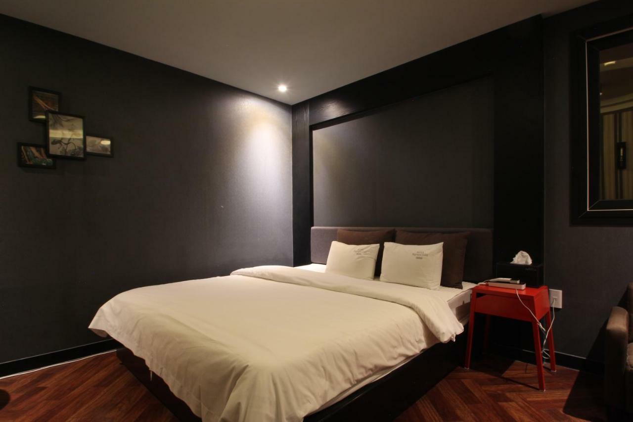 French code Hotel Changwon Buitenkant foto