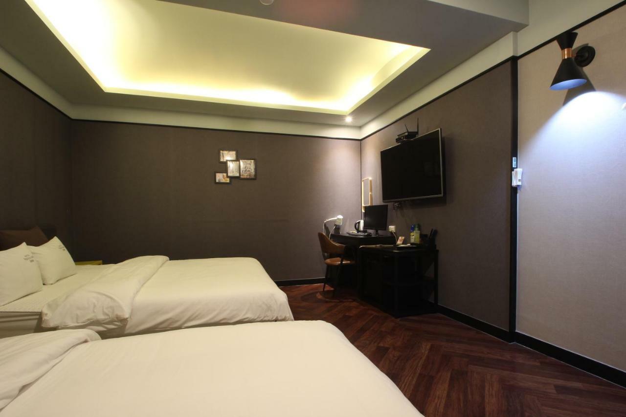 French code Hotel Changwon Buitenkant foto